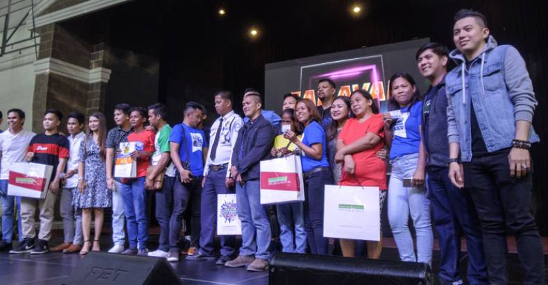 Some of the top 20 leaders together with the raffle winners at the Cavite Sizzle & Caravan last March 24, 2019.