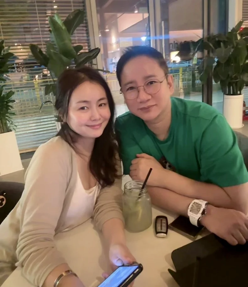 Do Heon Jeong & Arin Ju, MWR Life