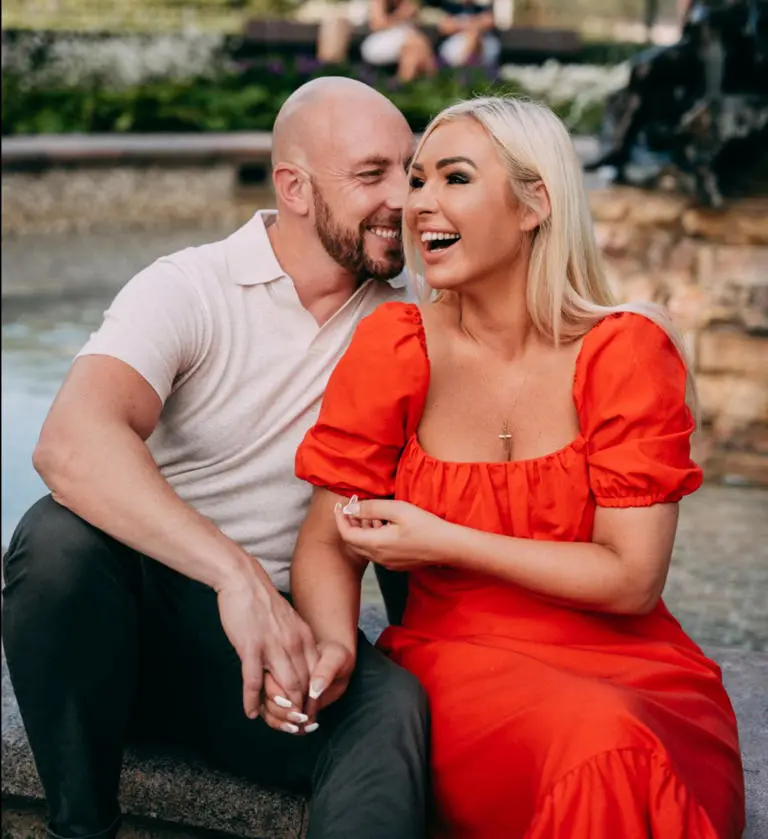 Santa Benga, 39, and Matt Brown, 46 were recently interviewed by UK national news; the couple runs a direct selling business with Swedish beauty brand Oriflame together in their spare time.