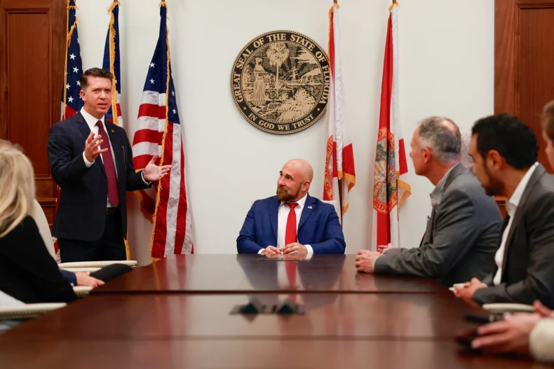 Ryan Chamberlin leading a roundtable discussion with direct selling industry professionals at the Florida Direct Selling Coalition (www.FLDSCC.org) 