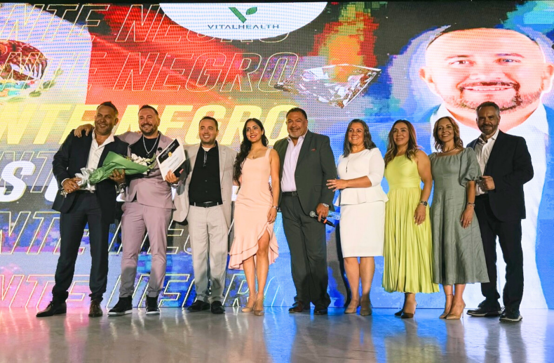 Vital Health executives and Brand Partners celebrating Black Diamond recognition in Mexico
