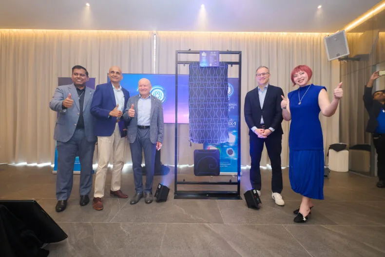 Amezcua leadership team presenting the GX-1 Bio-Reset System during the company’s global product launch event.