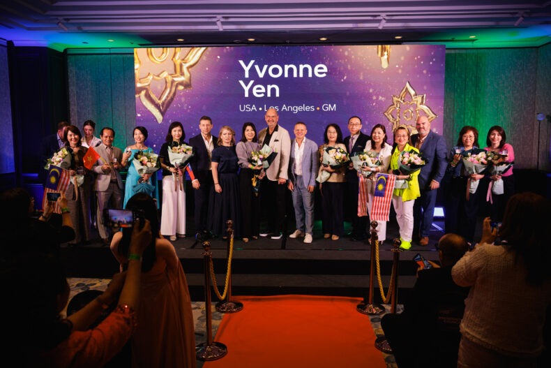 Greenway Global leaders receive recognition during the Leaderscamp award presentation