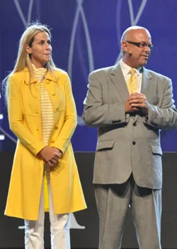 Dallen and Karree Larsen MonaVie