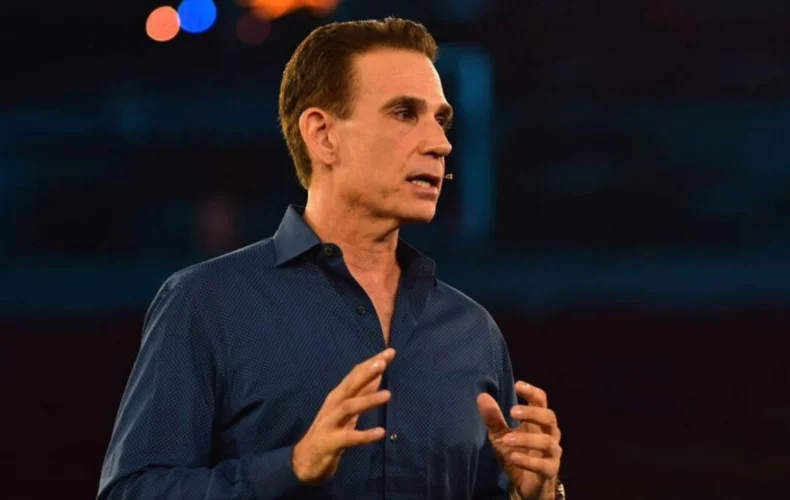 Marc Accetta delivering leadership training and mindset coaching in network marketing